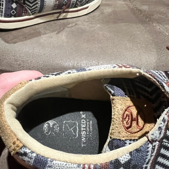 Boys Patterned Aztec Casual Lace up shoes - Picture 2 of 7